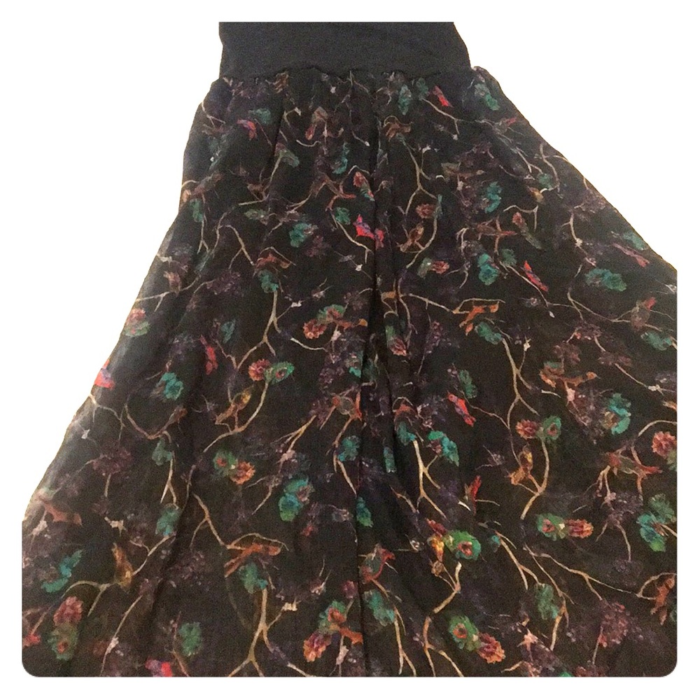 Flowy maxi skirt with multi colored birds 🐦
